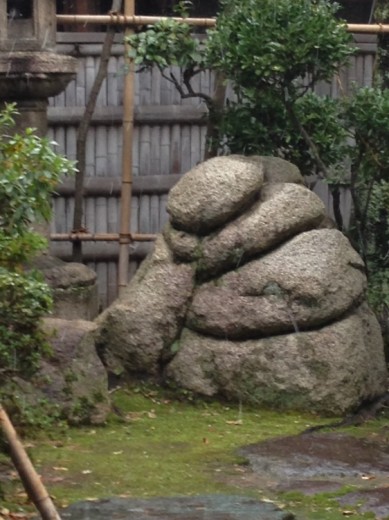 つかみ石