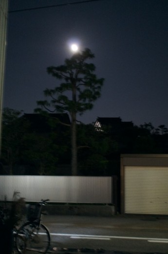 月